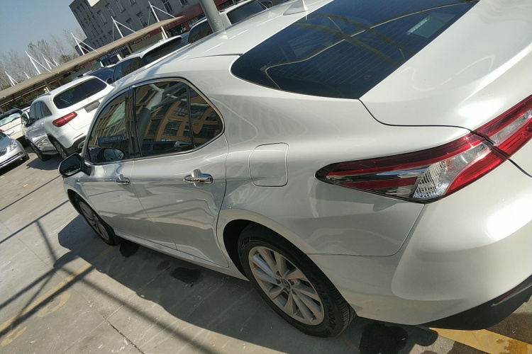 丰田 凯美瑞 2021款 双擎 2.5HGVP 领先版车身外观4