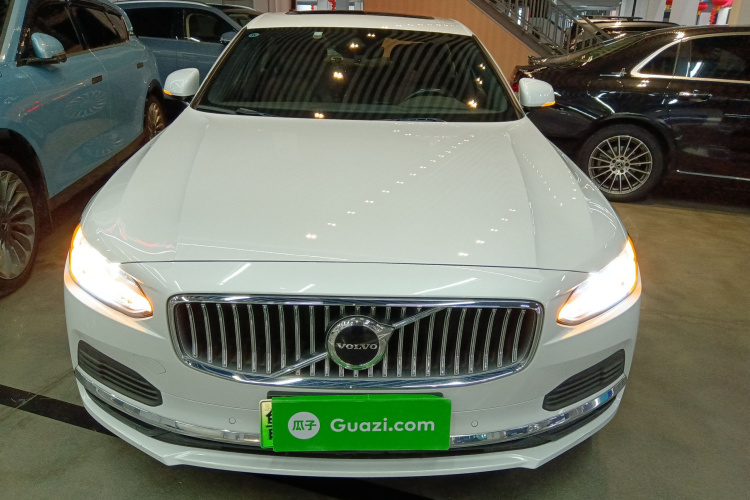 沃尔沃S90新能源 2022款 T8 E驱混动 智逸豪华版车身外观2