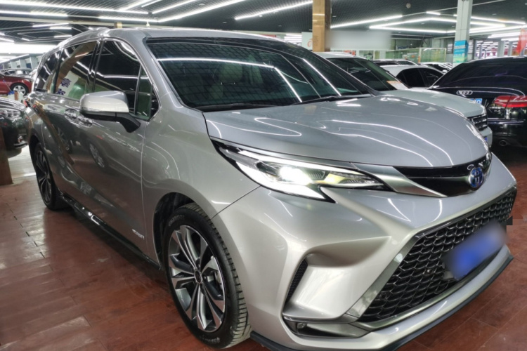 丰田 格瑞维亚 2022款 2.5L混动 尊爵版车身外观6002