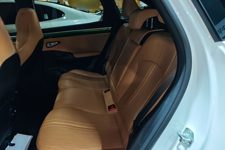 吉利银河 银河L7 2023款 1.5T 115km 星舰中控内饰7004