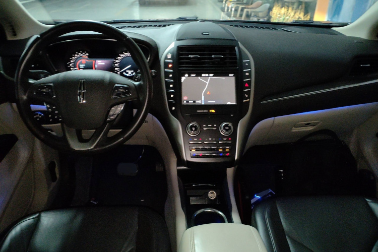 林肯MKC 2017款 2.0T 两驱尊雅版中控内饰7002