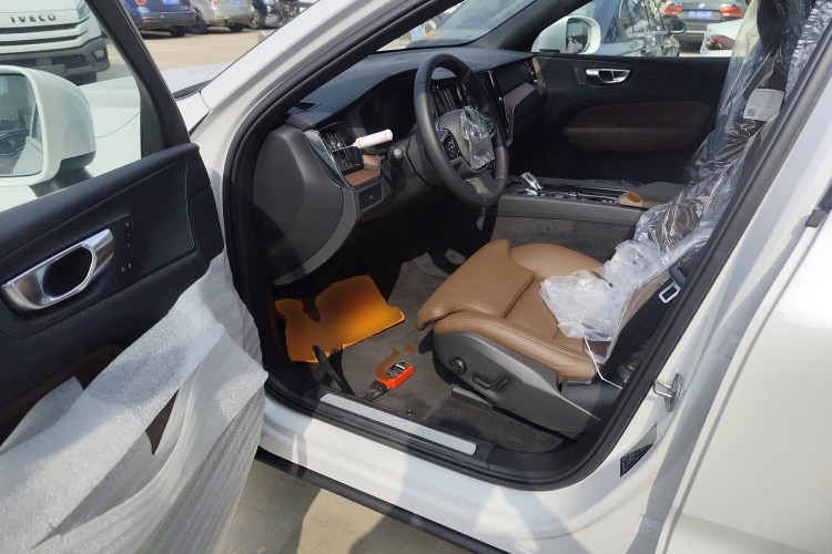 沃尔沃XC60 2025款 B5 四驱智远豪华版中控内饰20
