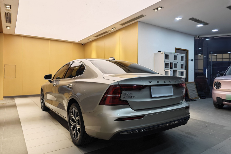 沃尔沃S60 2024款 B4 智逸豪华版车身外观6009