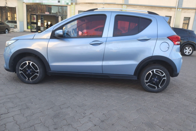 北汽新能源EC3 2019款 灵动版车身外观4