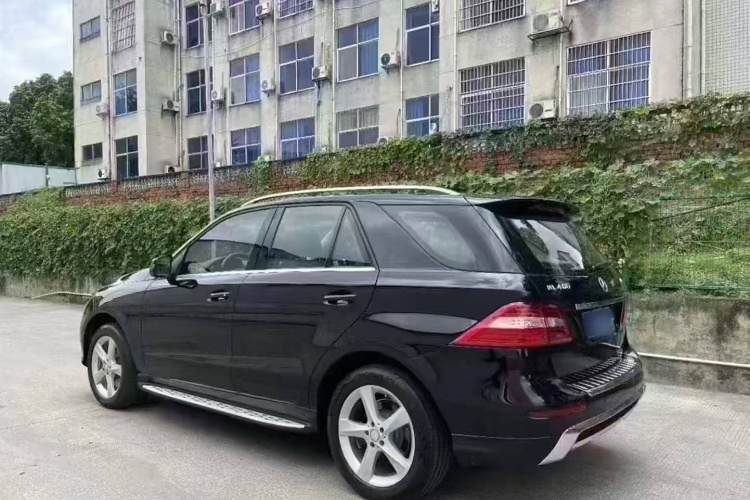 奔驰M级 2014款 ML 400 4MATIC动感型车身外观6003