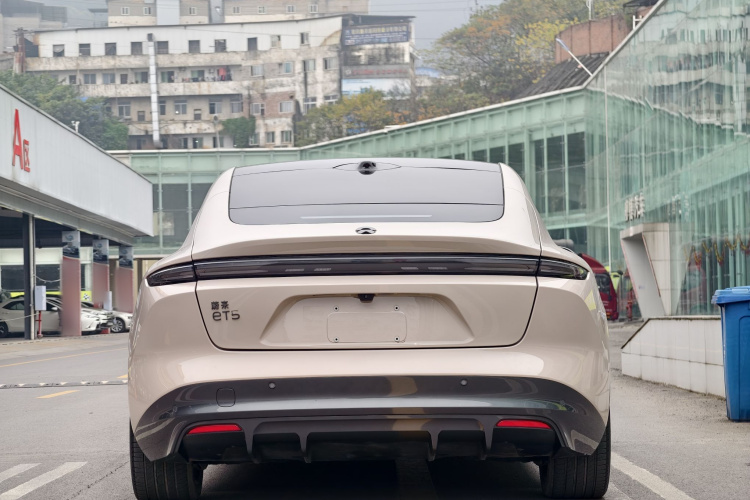 蔚来ET5 2022款 75kWh车身外观6004