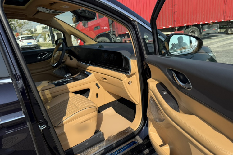 岚图汽车 岚图梦想家 2022款 低碳版 梦+智享包局部细节41