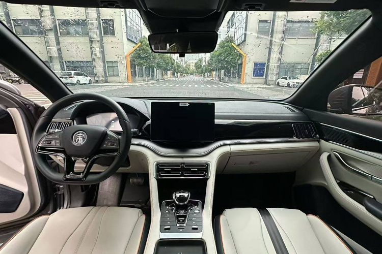 比亚迪 宋PLUS新能源 2021款 DM-i 110KM 旗舰型中控内饰7009