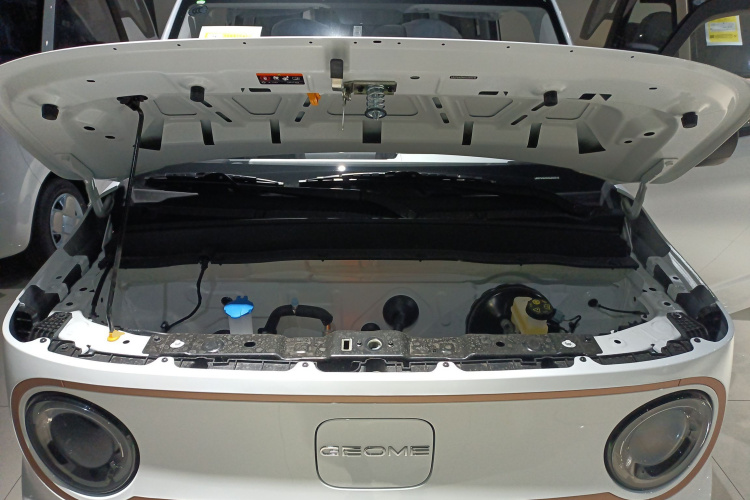 吉利银河 2024款 熊猫mini 200km 耐力熊机舱底盘24