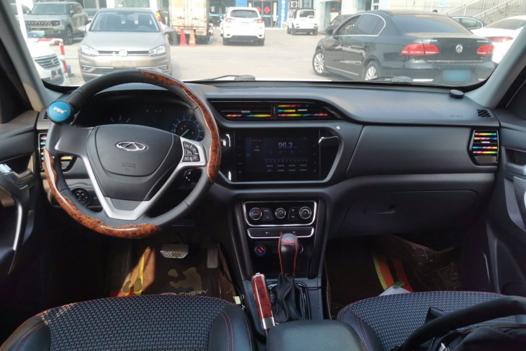 奇瑞 瑞虎3 2016款 1.6L CVT智尚版中控内饰12