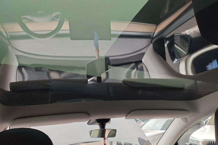 特斯拉 Model Y 2022款 后轮驱动版中控内饰22