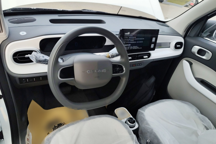 吉利银河 熊猫 2025款 210km 元气熊中控内饰12