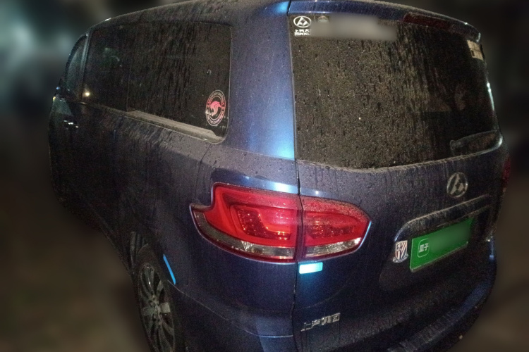 上汽大通MAXUS 大通G10 2014款 2.0T 自动豪华行政版车身外观5