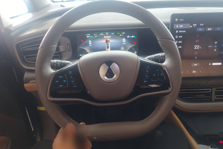 腾势D9 2022款 DM-i 1040 尊贵型中控内饰13