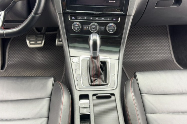 大众 高尔夫GTI 2016款 2.0TSI GTI局部细节18