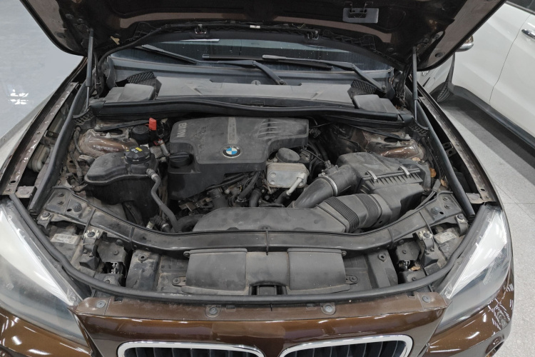 宝马X1 2014款 sDrive18i 时尚型机舱底盘24