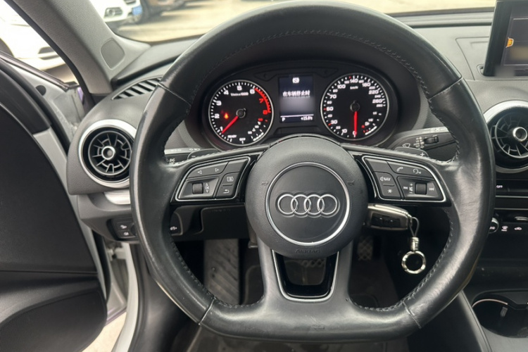 奥迪A3 2017款 Sportback 35 TFSI 运动型中控内饰7002