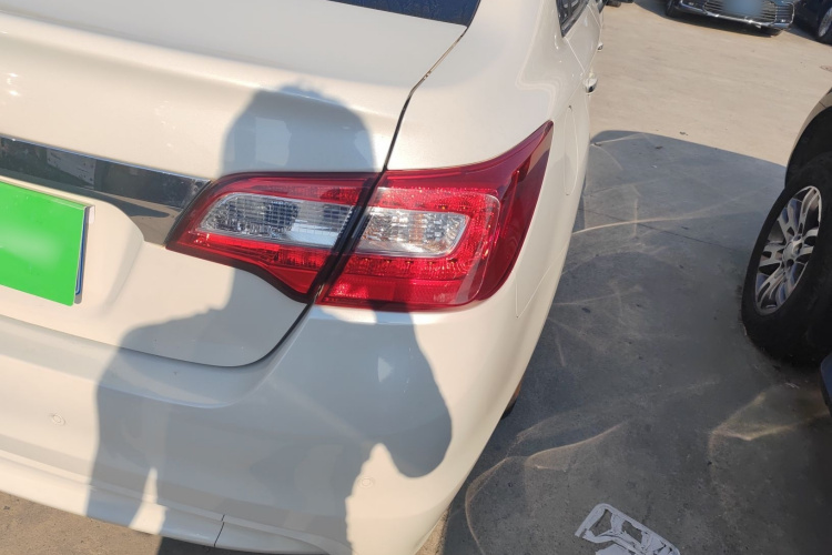 斯巴鲁 力狮 2016款 2.5i 全驱荣耀版车身外观6006