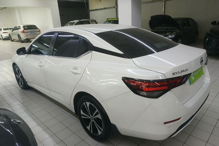 日产 轩逸 2022款 1.6L XL CVT悦享版车身外观4