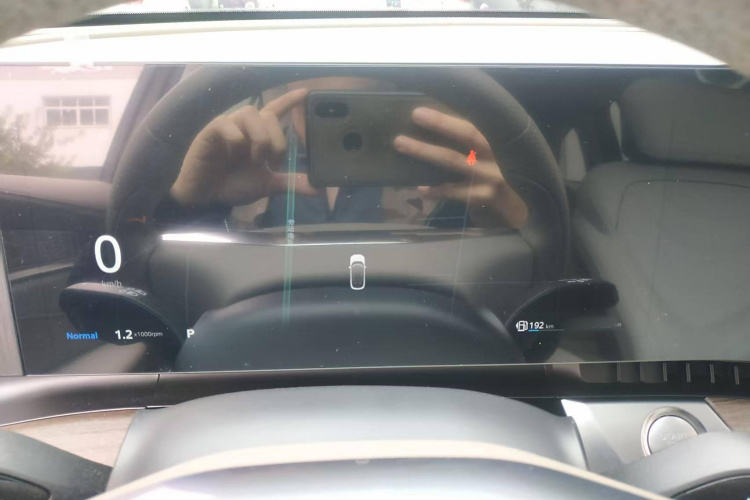 荣威RX9 2023款 2.0T 两驱优享版局部细节14