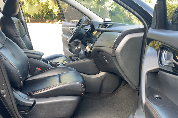 日产 逍客 2019款 2.0L CVT智享版中控内饰7003