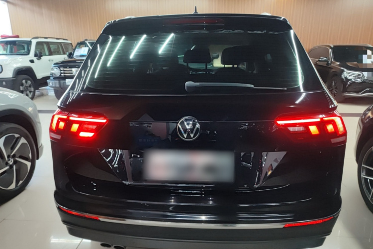 大众 途观L 2021款 330TSI 自动两驱智享版车身外观6