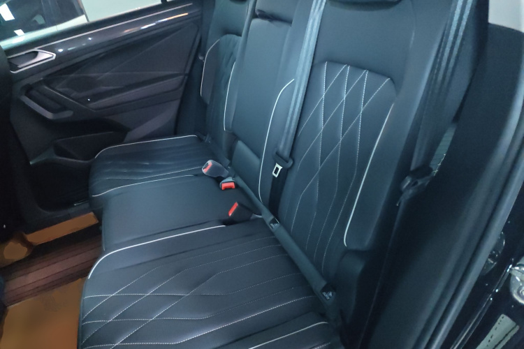 大众 途观L 2024款 330TSI 自动两驱R-Line越享版中控内饰7004