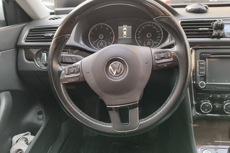 大众 帕萨特 2014款 1.8TSI DSG至尊版中控内饰13