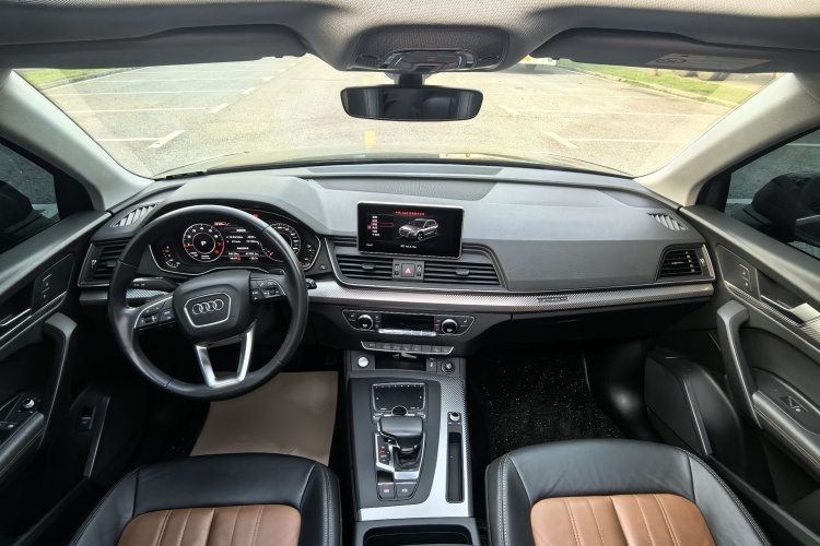 奥迪Q5L 2020款 45 TFSI 尊享时尚型中控内饰7004