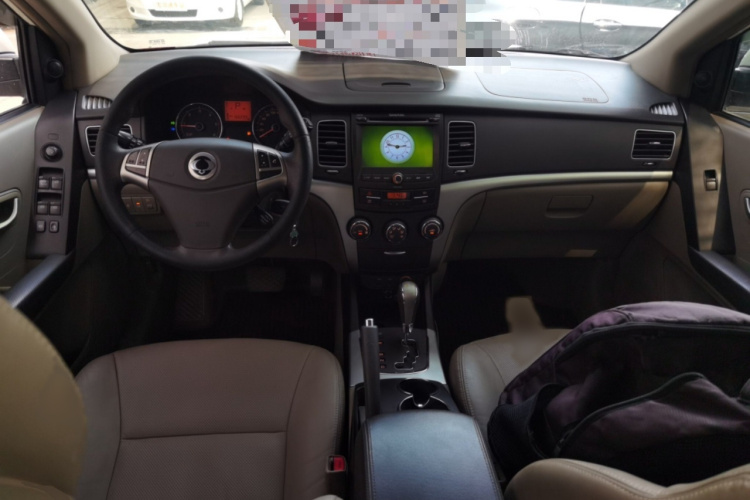 双龙 柯兰多 2011款 2.0T 柴油两驱自动豪华导航版中控内饰7002