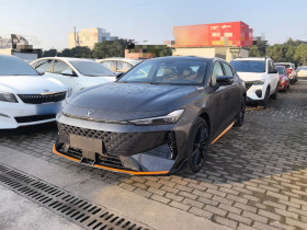 长安UNI-V 2024款 1.5T 尊贵运动型