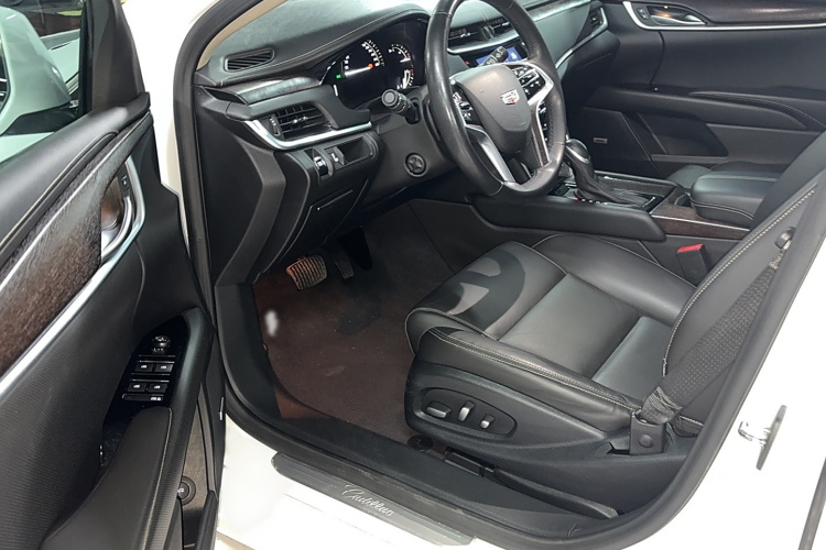 凯迪拉克XTS 2018款 28T 精英型中控内饰7005