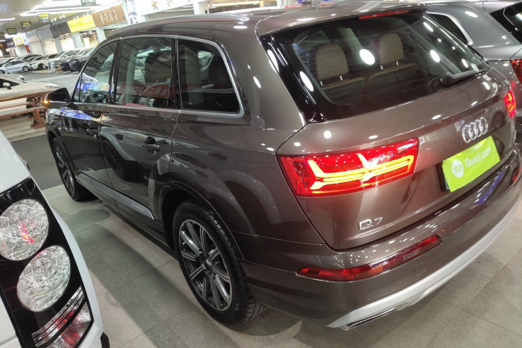 奥迪Q7 2016款 45 TFSI 技术型车身外观4