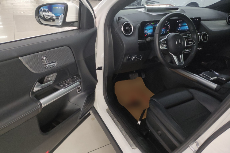 奔驰GLA 2020款 GLA 180中控内饰7003