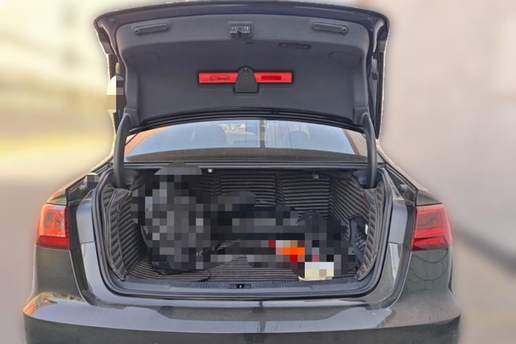 奥迪A6L 2018款 30周年年型 35 TFSI 时尚型局部细节23