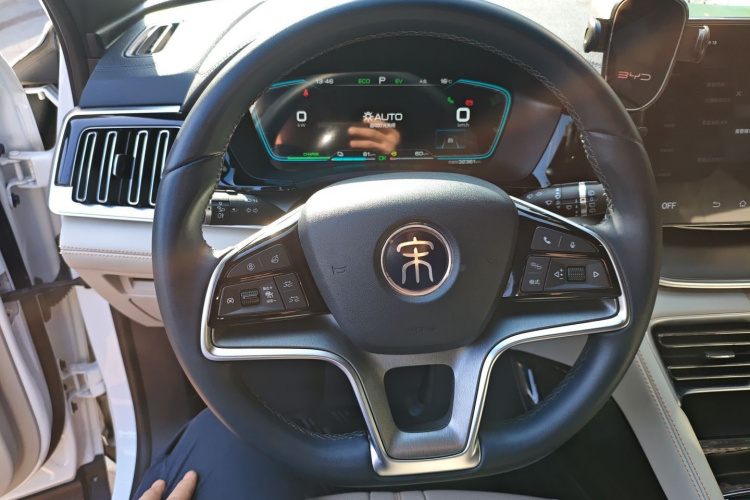 比亚迪 宋PLUS新能源 2023款 冠军版 DM-i 110KM 旗舰PLUS局部细节13