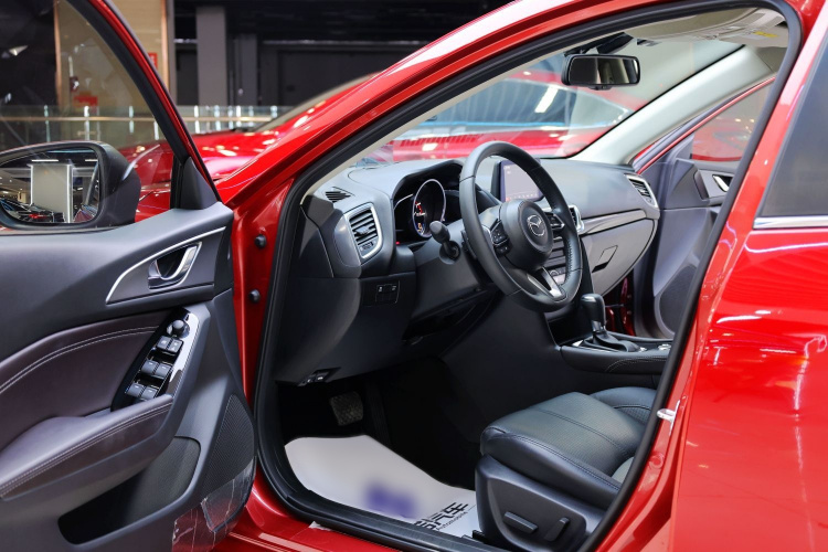 马自达3 昂克赛拉 2017款 两厢 2.0L 自动运动型 国V中控内饰7001