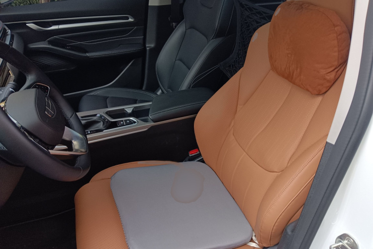 吉利汽车 帝豪 2025款 第4代 1.5L CVT尊贵型局部细节19