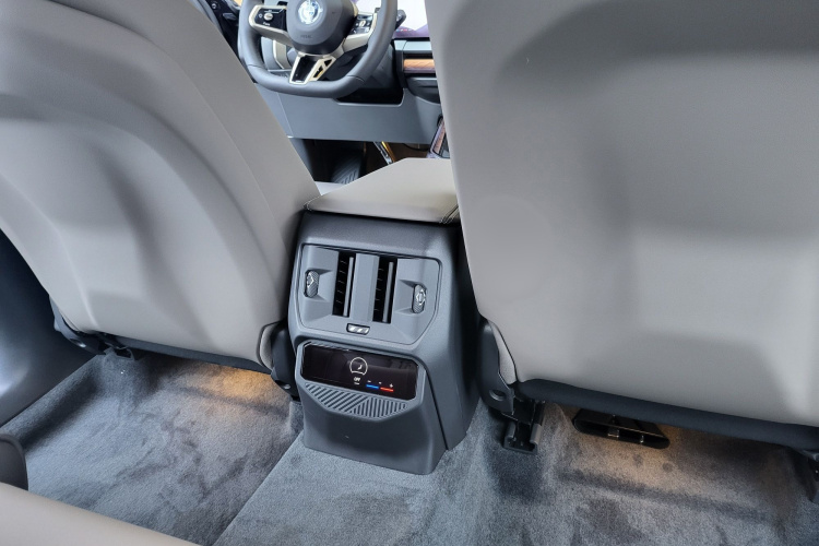 宝马X3 2025款 xDrive30L 领先型 M运动套装中控内饰7004