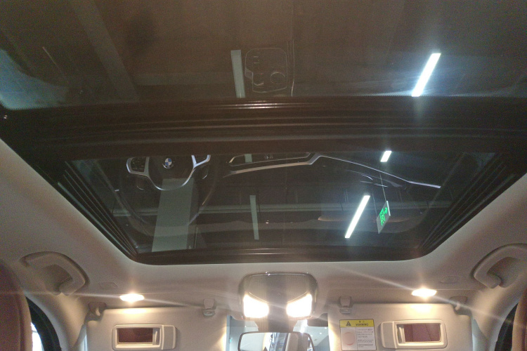 宝马3系 2023款 325Li xDrive M运动套装中控内饰22