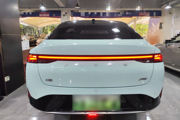 小鹏P5 2021款 550E车身外观6004