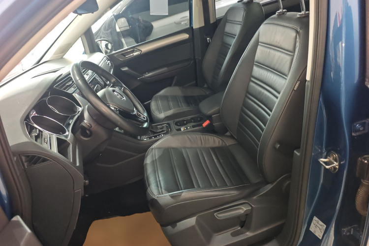 大众 2018款 途安L 280TSI DSG拓界版 7座 国V中控内饰19