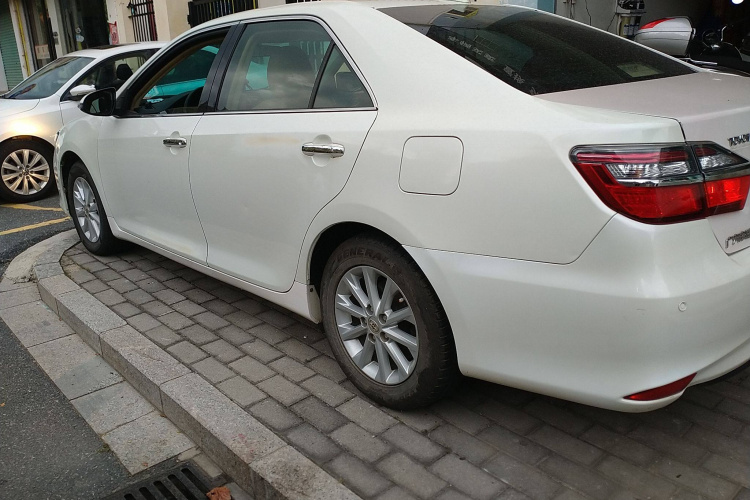 丰田 凯美瑞 2016款 2.0E 十周年纪念精英版车身外观6003