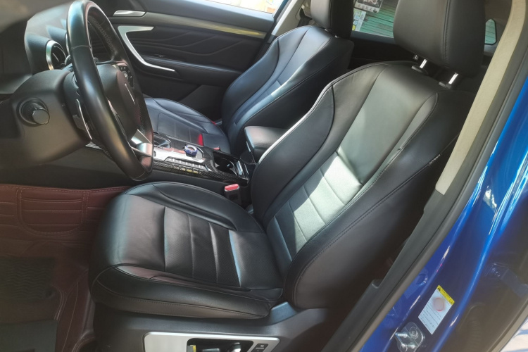 魏牌 VV7 2017款 2.0T 旗舰型局部细节19