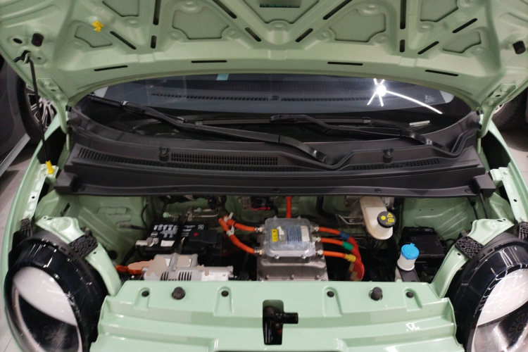 长安启源 长安Lumin 2022款 210km 香甜款机舱底盘24