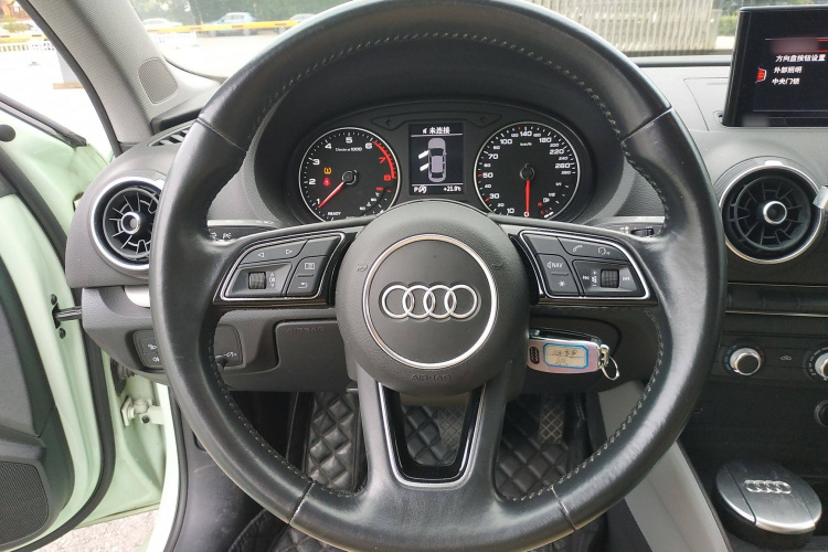 奥迪A3 2018款 30周年年型 Limousine 35 TFSI 进取型局部细节13