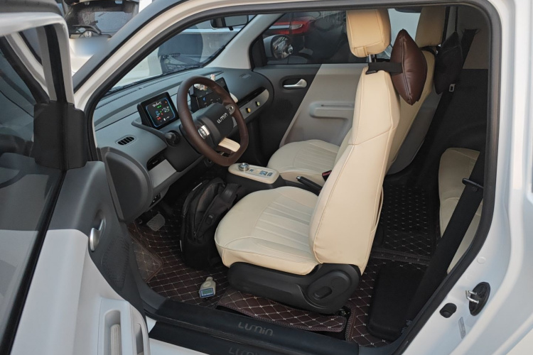 长安启源 长安Lumin 2023款 301km 蜜沁款中控内饰19