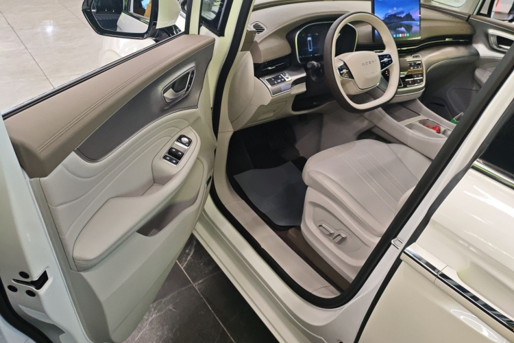 荣威iMAX8新能源 2025款 1.5T DMH 陆尊至享版中控内饰20