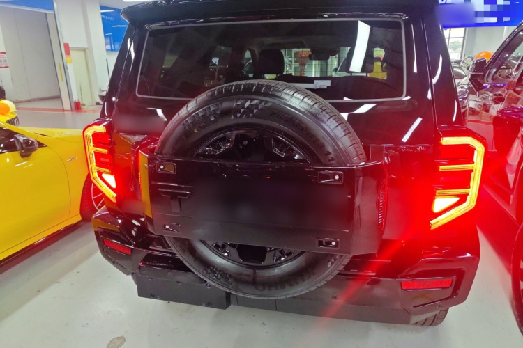 坦克400 2025款 2.0T 汽油版车身外观6