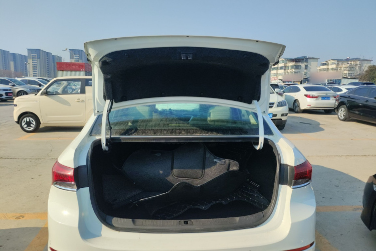 别克 英朗 2018款 15T 双离合精英型 国V局部细节23